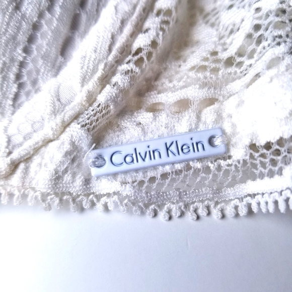 Calvin Klein Lace Demi Bra - Picture 4 of 5